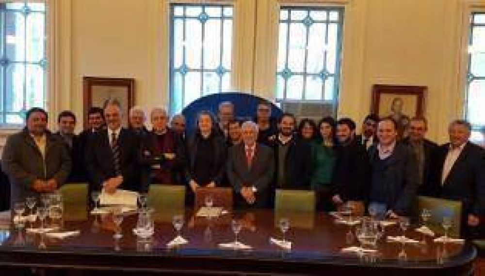 Legisladores salieron a respaldar a Recalde tras los dichos de Macri