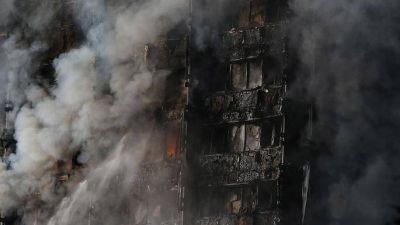 Son al menos 12 los muertos por el incendio en una torre residencial en Londres