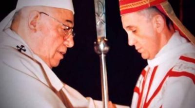 Sugieren celebrar la Misa por el Papa el d�a de las bodas de plata episcopales de Francisco