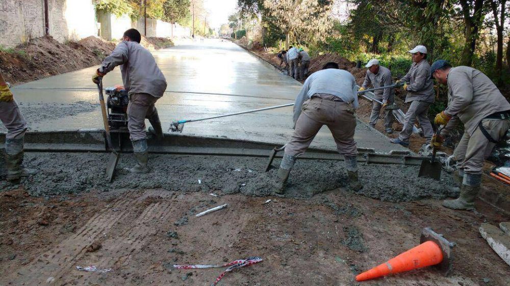 Avances en la repavimentaci�n de la calle San Roque