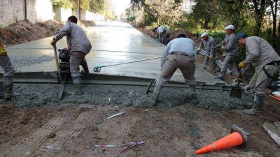 Avances en la repavimentaci�n de la calle San Roque