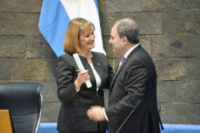 Adriana Santagati es la nueva Defensora del Pueblo