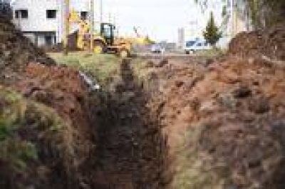 La Municipalidad realiz� mejorado de calle y obras hidr�ulicas en el barrio 