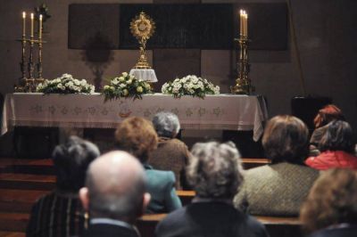 Mons. Castagna: �El Pan bajado del cielo, necesario a la Vida del mundo�