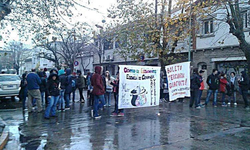 Estudiantes y Consejo Escolar se reunieron para abordar las problem�ticas edilicias