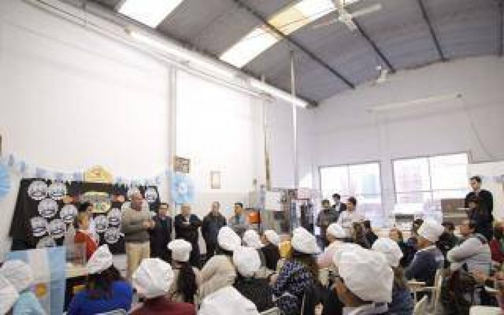 Martiniano Molina entreg� diplomas de formaci�n profesional en Quilmes