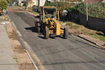 Tareas de mantenimiento y mejoramiento en las calles de la ciudad