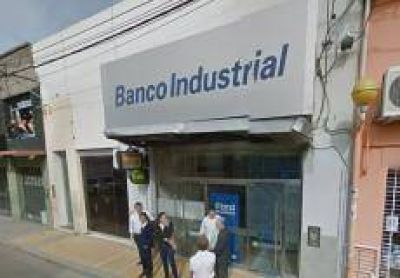 Denuncian que en el Banco Industrial jubilados reciben menos dinero del que le corresponde
