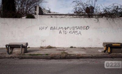 Quieren saber por qu� instalaron una c�mara de seguridad en la casa de Arroyo