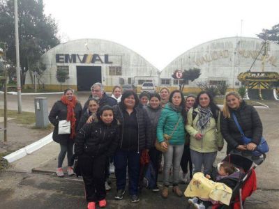 Entregan un documento con reclamos por el estado de calles en distintos barrios