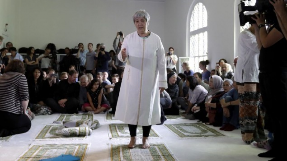 Berln: Abre una mezquita liberal que permite predicar a las mujeres