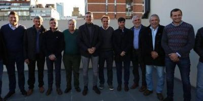 Randazzo se reuni� con intendentes, ratific� su candidatura y pidi� 