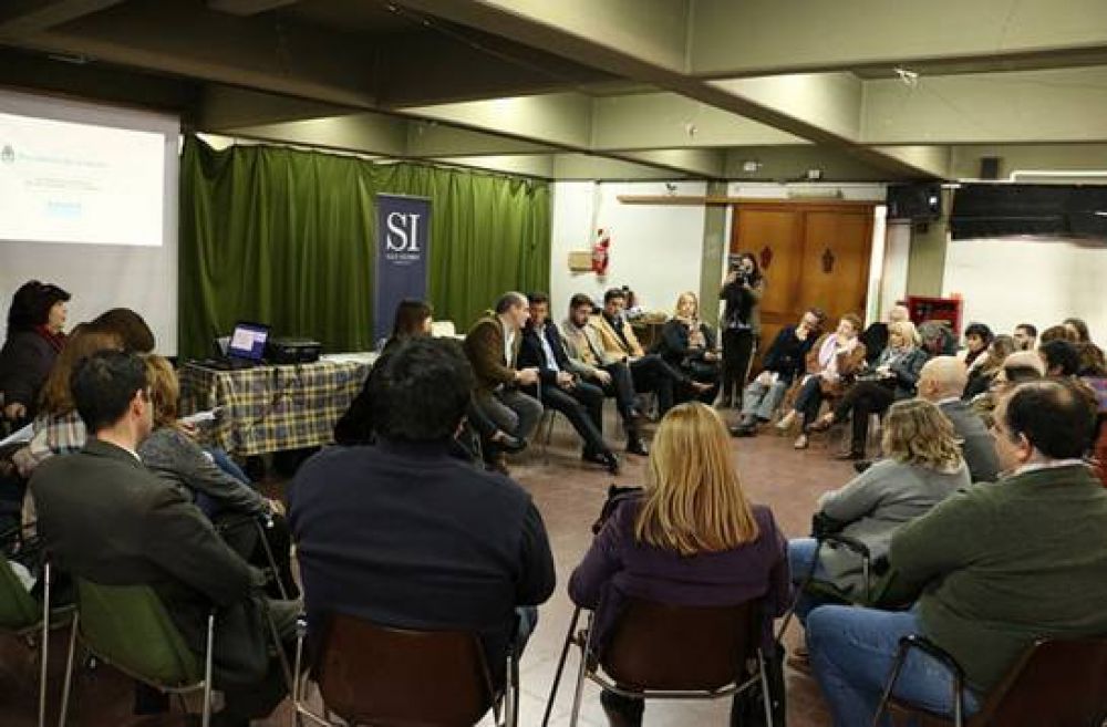 San Isidro: Presentaron el programa �Asistir� contra el abandono escolar