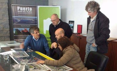Dietrich se comprometi� a realizar un nuevo espig�n en el puerto