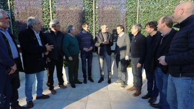 Florencio Randazzo se reuni� con 12 intendentes y ratific� su candidatura