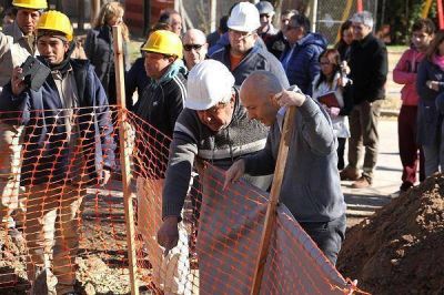 Ducot� supervis� el avance de obras pluviales en Agustoni