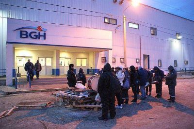 Trabajadores de BGH realizaron un piquete en el acceso a la f�brica