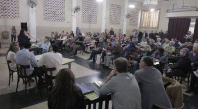 Lan�s: impulsan a los clubes de barrio
