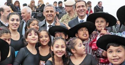 Guti�rrez y Quiroga compartieron el acto del D�a de la Bandera