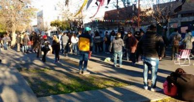 24 d�as de acampe en Bah�a Blanca contra los despidos de SIBB