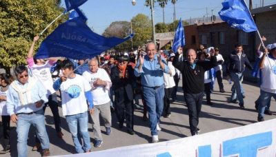 Legislador visit� a los vecinos del barrio Chijra