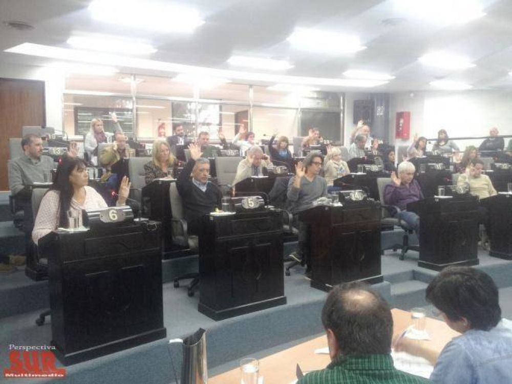 Aprobaron convenios con Naci�n para la finalizaci�n de los 3 bajo v�as