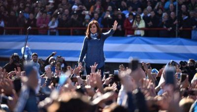 El kirchnerismo duro celebr� el acto de Cristina por ser �creativo� y �natural�
