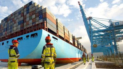 Trabajadores de los puertos de Rosario levantaron el paro tras la Conciliaci�n Obligatoria