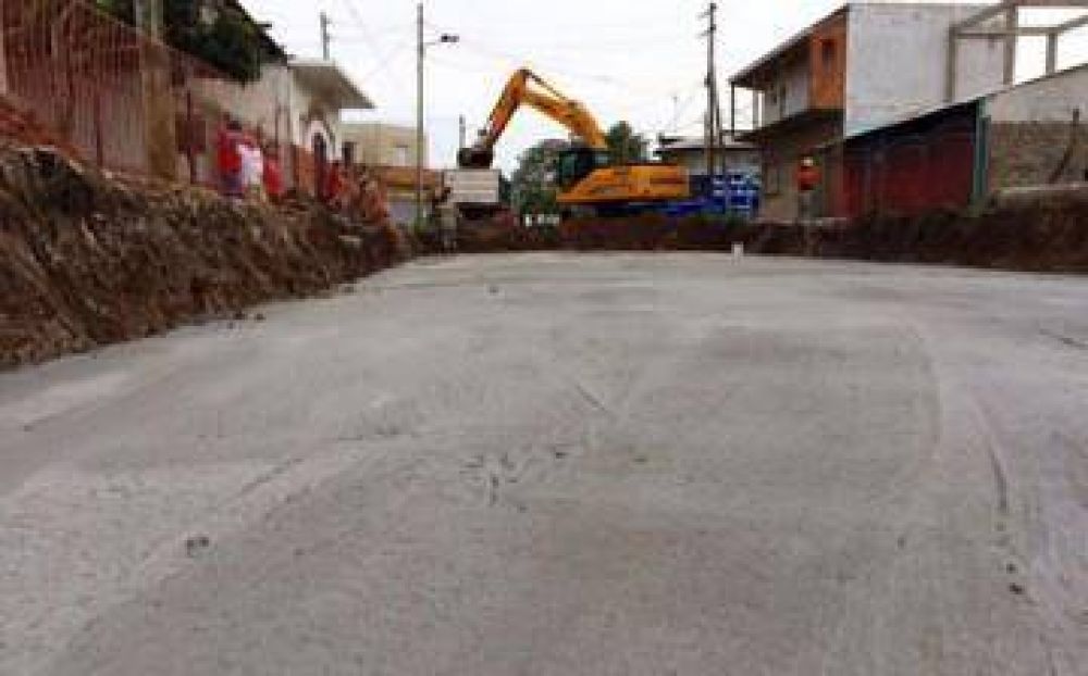 El Municipio ejecuta obras de asfalto en Claypole