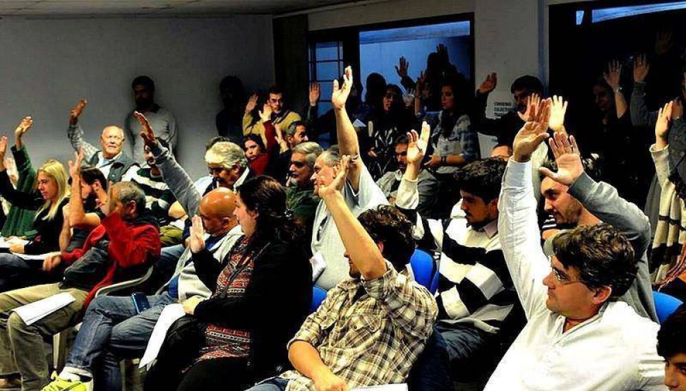 Los docentes universitarios de La Plata votaron por el NO inicio del segundo cuatrimestre