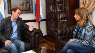Bordet contrasta la quita de pensiones con aumento a tarjetas sociales	 