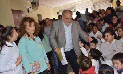 La Provincia estren� enripiado y anunci� m�s escuelas en el departamento Lavalle