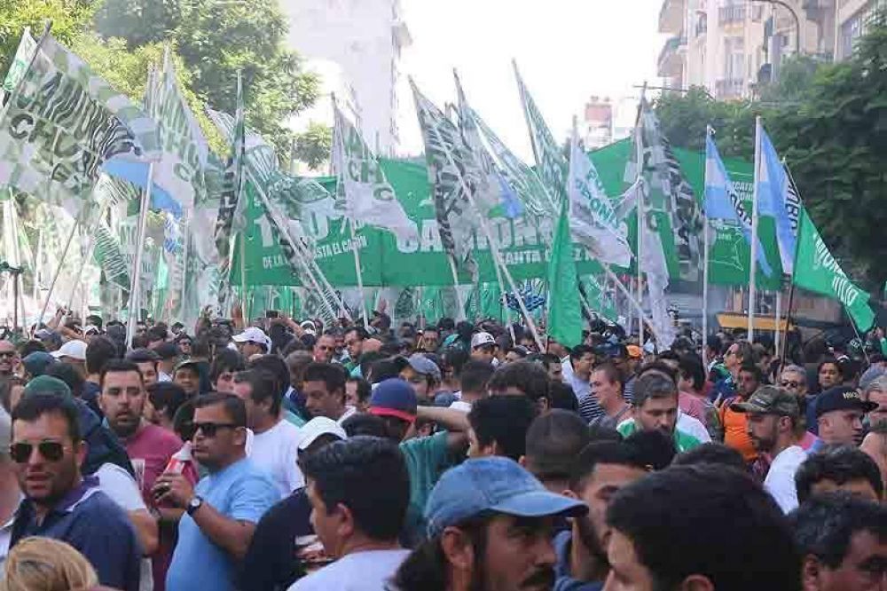  Camioneros moviliza para romper el techo paritario