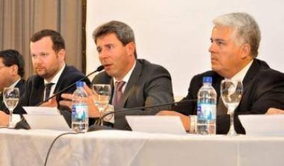 Eval�an llevar energ�a el�ctrica a m�s zonas alejadas