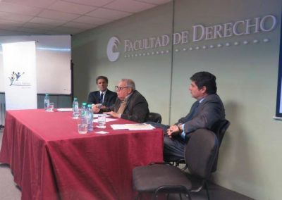 Justicia leg�tima: �La Constituci�n levanta las persianas de las f�bricas�