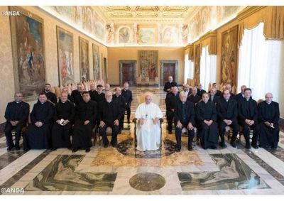 �Hacer memoria grata del pasado, vivir el presente con pasi�n, abrazar el futuro con esperanza� invita el Papa a los padres resurreccionistas
