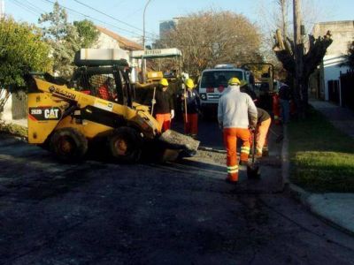 Avanzan obras de asfalto en Cr�mer