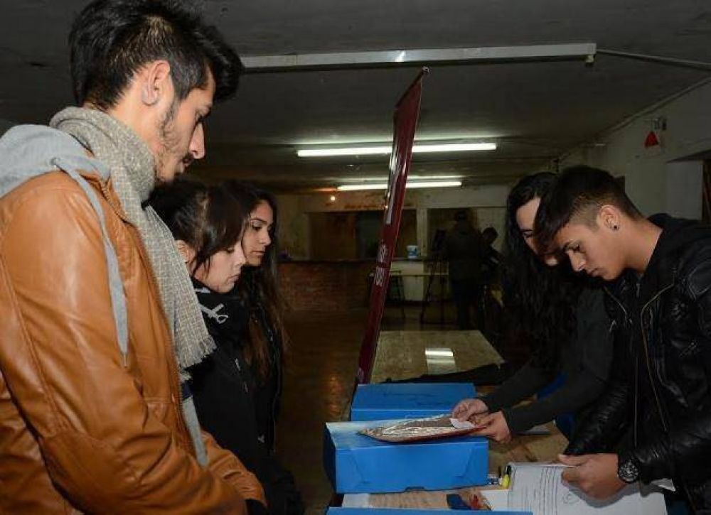 La Secretar�a de la Juventud ya recibe los proyectos de becas para j�venes