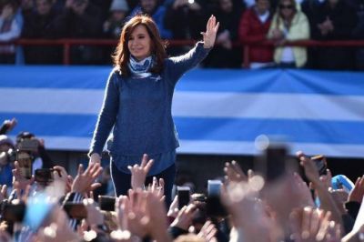 La primera encuesta tras el cierre de listas muestra a Cristina ganadora en Buenos Aires