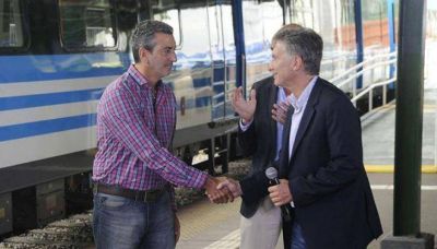 Ante las cr�ticas del kirchnerismo, Randazzo sali� a tuitear r�pidamente en contra de Macri