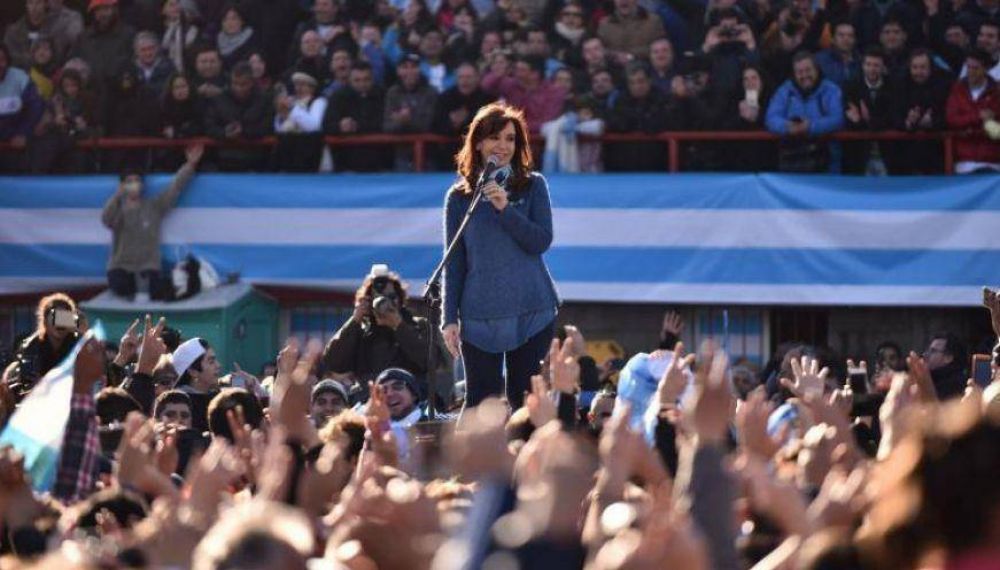 Con un tiro por elevaci�n al peronismo, Cristina ya tiene su primer spot como candidata
