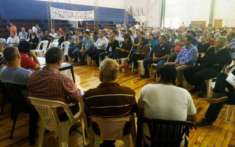Yerbateros rechazan que se abra la cosecha en septiembre y exigen el Centro de Transacciones