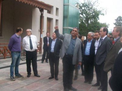 Firmaron convenios para nuevas obras