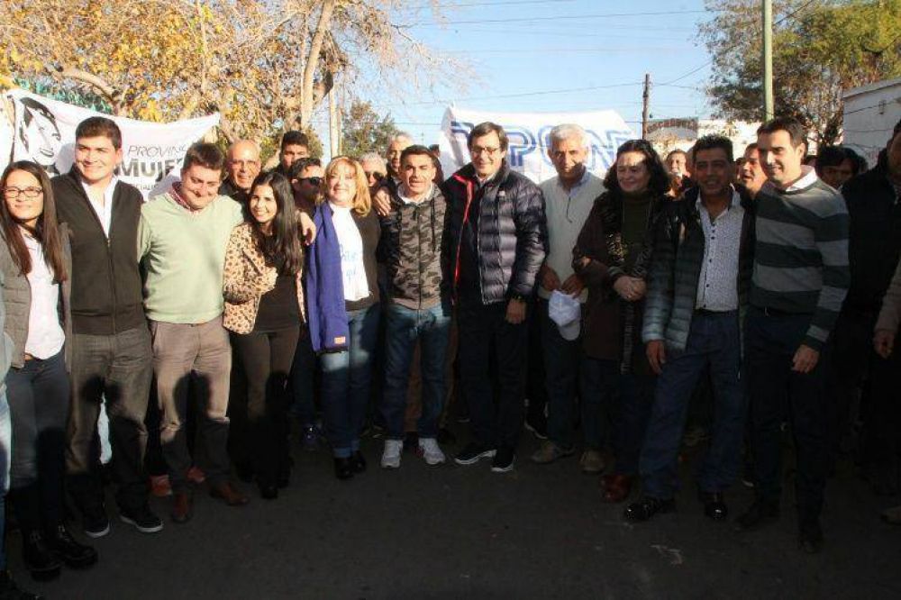 Los candidatos de Todos caminaron por Chimbas