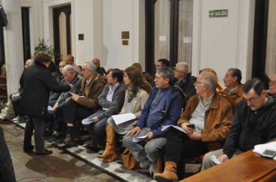 Concejales y mayores contribuyentes aprobaron endeudamiento por 20 millones de pesos