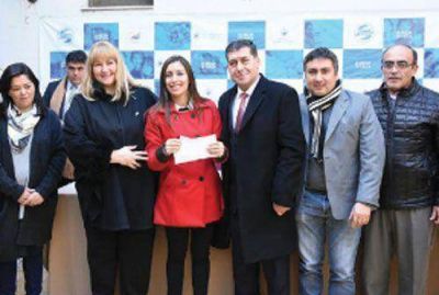 Casas entreg� fondos para peque�os emprendimientos