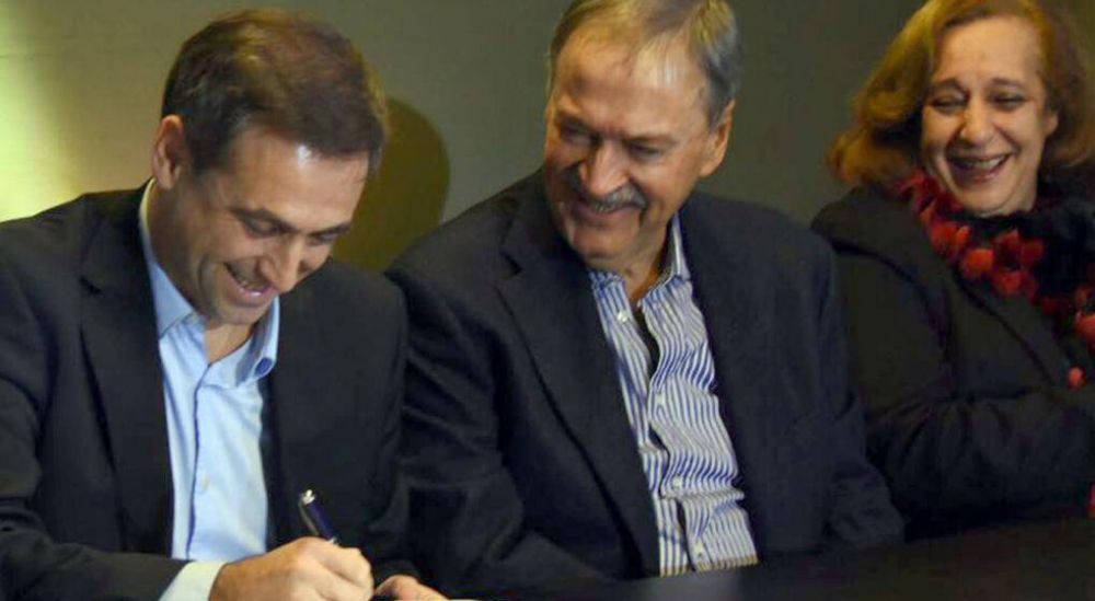 Schiaretti-Mestre: fotos con sonrisas y patadas bajo la mesa