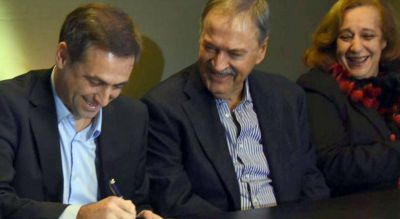 Schiaretti-Mestre: fotos con sonrisas y patadas bajo la mesa
