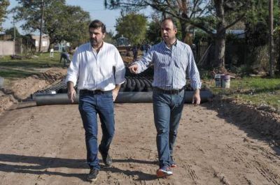 Corral inaugura pavimento articulado en el Noreste de la Ciudad