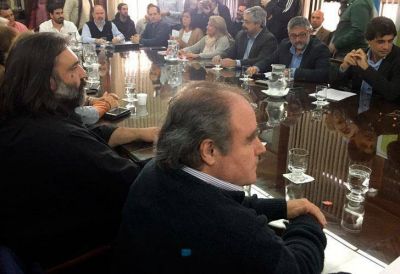 Vidal mejor� la oferta y los docentes le responder�n el martes